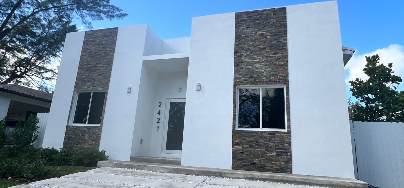 2421-2423 NW 23 LN